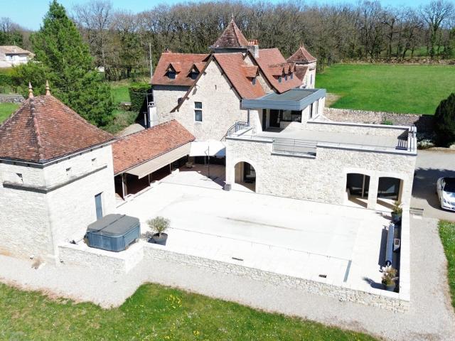 Propriété d'exception à 20 Km au Sud de Figeac 250m² Villeneuve