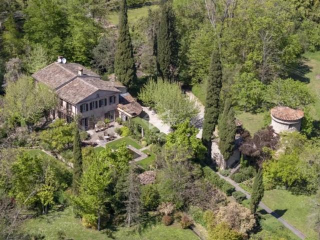 Propriété d'exception – Ancien moulin du XVIe siècle au bord de l'eau