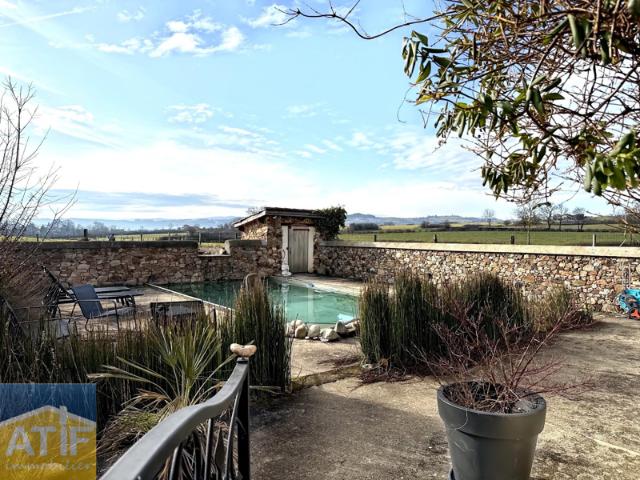 PROPRIETE D'EXCEPTION ANCIENNE FERME RENOVEE PISCINE NAT