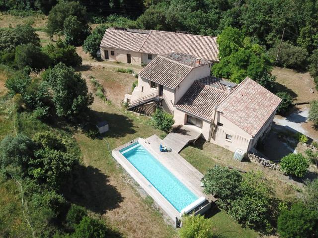 Propriété d'exception au coeur de la nature 180 hectares d'. 416m² Saint Hilaire