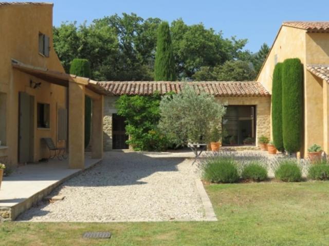 Propriété d'exception au coeur du Luberon Sud, 40min. d'Aix en Provence