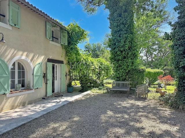 Propriété d'exception avec moulin du 19ème siècle, villa ind. 330m² Salernes