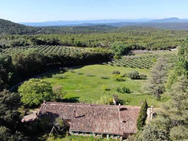 Propriété d'Exception avec Bastide du 18? siècle et Oliverai. 400m² Tourtour