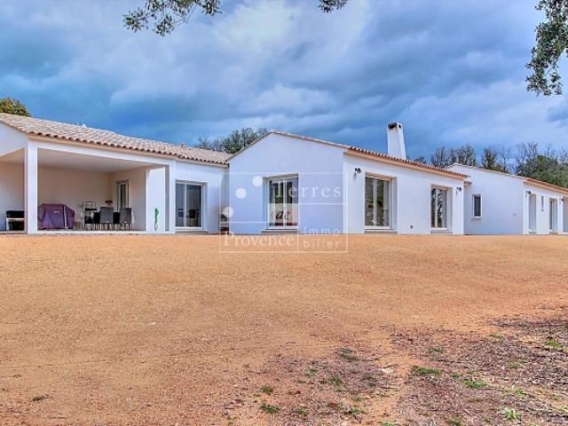 Propriété d'exception avec gîtes à vendre à Baudinard sur Verdon