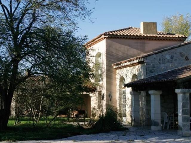 ? Propriété d'exception avec installations équestres – Alpilles, Provence