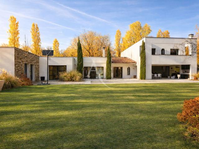 Propriété d'exception avec piscine aux portes de Toulouse Castelmaurou