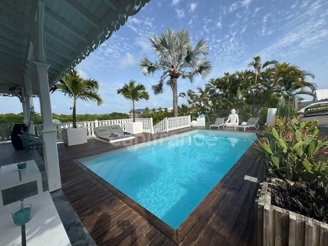 PROPRIÉTÉ D'EXCEPTION AVEC VUE DÉGAGÉE, PISCINE ET JACUZZI
