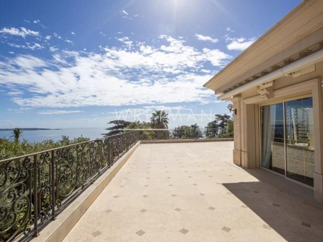Propriété d'Exception avec Vue Mer Panoramique Cannes Californie