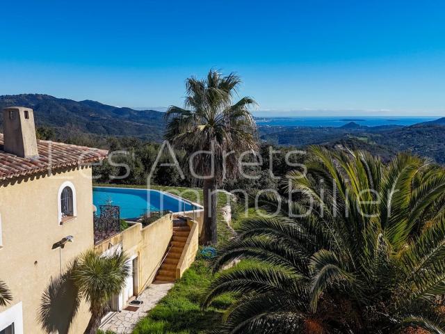 Propriété d'Exception avec Vue Panoramique Mer et Estérel