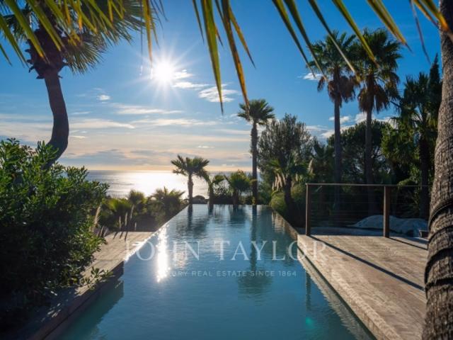 Propriété d'exception avec 2 villas vue mer panoramique – Domaine privé