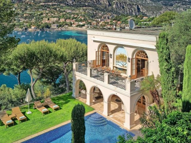 PROPRIÉTÉ D'EXCEPTION CAP FERRAT CÔTÉ OUEST