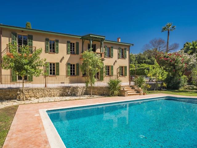 Propriété d'exception: Charme et Modernité à Cannes 400m² Cannes