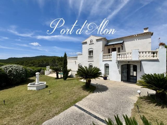 Propriété d'exception dans le domaine de Port d'Alon à Saint Cyr sur Mer