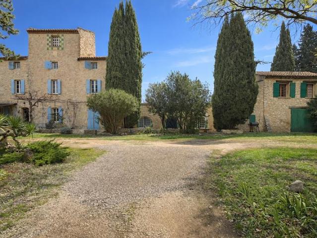 Propriété d'exception Domaine historique de 1782 sur 4,5 h