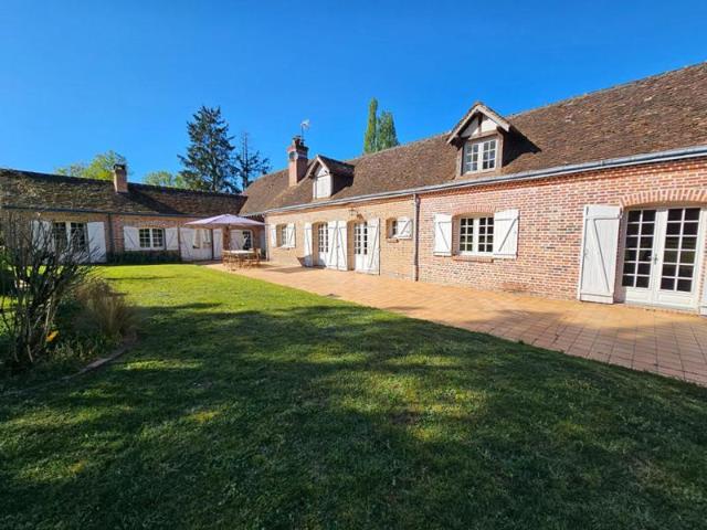Propriété d'exception en Sologne Longère de 292m² avec piscine intérieure sur 7,8 hectares