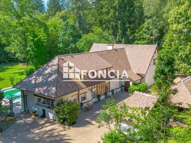 Propriété d'exception en Sologne, 260 m2 habitables sur 4,18 Hectares boisés, piscine