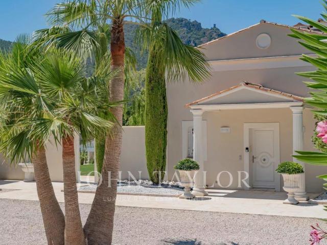 Propriété d'exception plein Sud Calme absolu Domaine séc. 455m² Les adrets de l'estérel