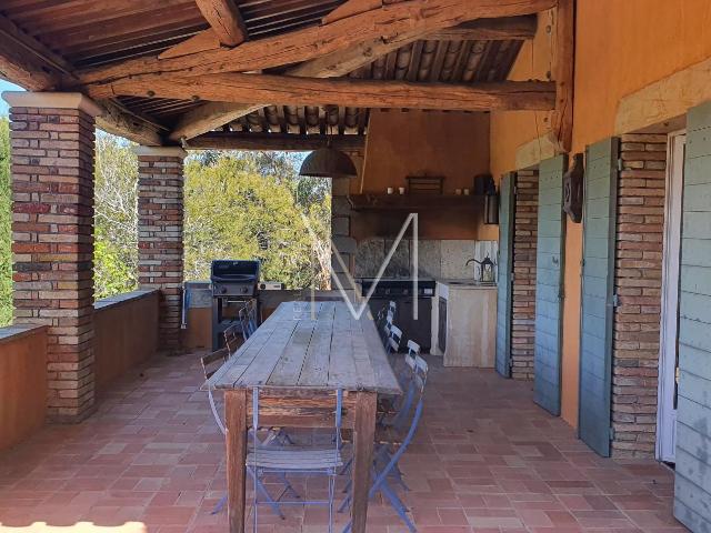PROPRIETE D'EXCEPTION SUR 2 HECTARES DANS LES HAUTEURS DU PLAN DE LA TOUR