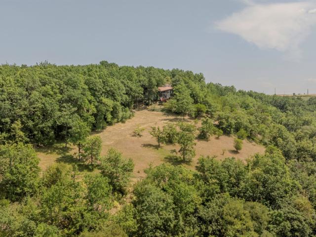 Propriété d'exception sur 35ha avec lac privé et vue panoram. 300m² Sainte Colombe de Villeneuve