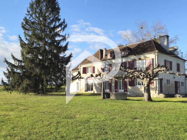 Propriété de 10 pièces 470 m², sur 10 Hectares Orthez 470m² Orthez