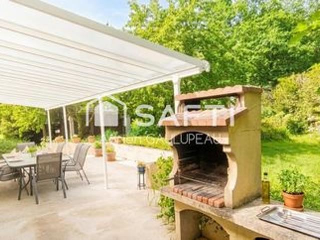 Propriété de 155m² sur un terrain de 1800 m²
