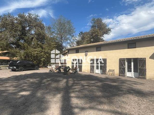 Propriété de 180 m2 sur 4400m2 de terrain
