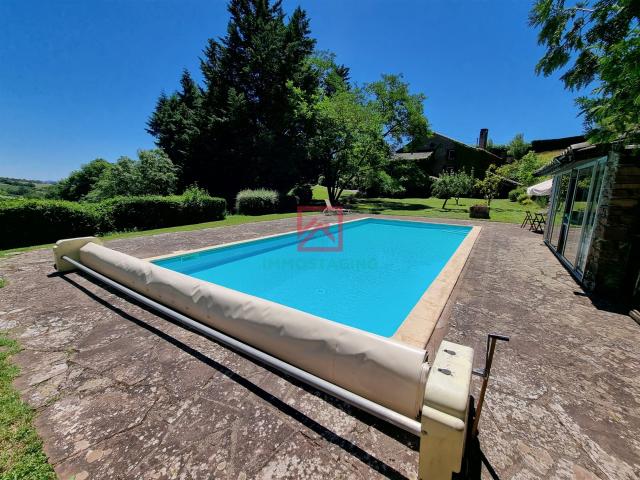 Propriété de 220 m2 avec multiples dependances et veranda de. 280m² Saint Affrique