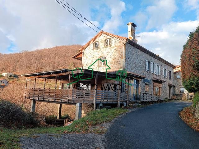 Propriété de 266 m2 sur la commune d'Aizac 07530 266m² Aizac