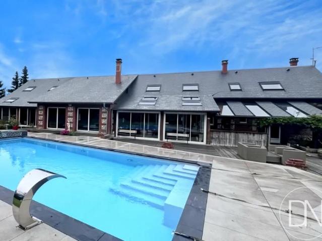 Propriété de 340m2 avec piscine et dépendance de 255m2 à vendre proche d'Etretat 76 Côte d'Albâtre
