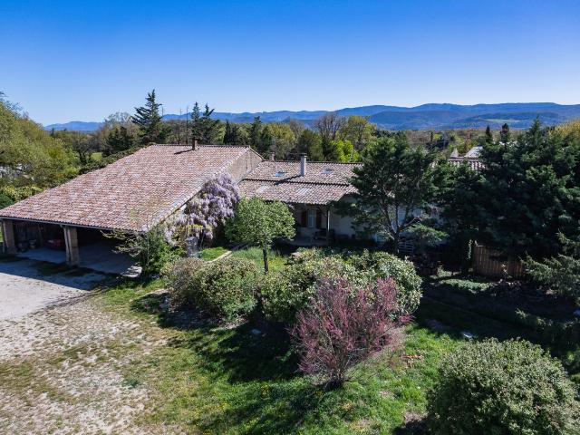 PROPRIÉTÉ DE 359 M2 SUR 1,17 HA 4 ESPACES DE VIE 26120 MONTVENDRE
