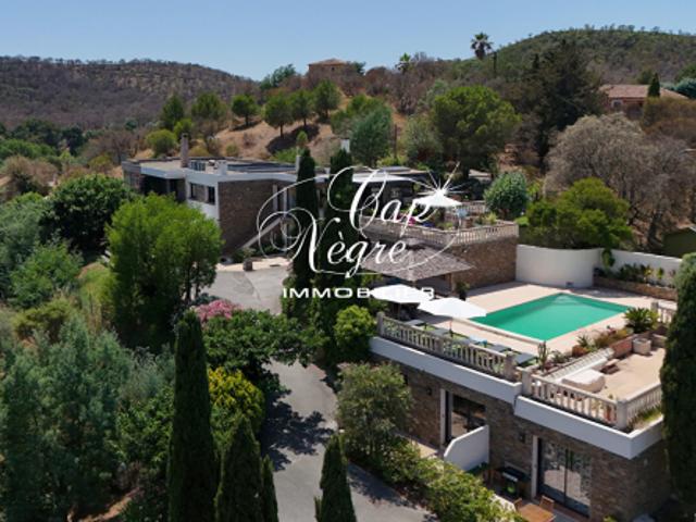 PROPRIÉTÉ DE 360M² AU COEUR DE LA NATURE À VENDRE À BORMES LES MIMOSAS