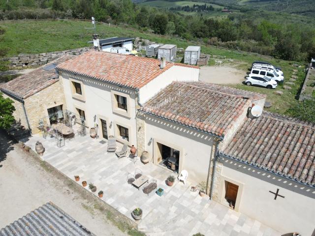 Propriété de 41 ha avec superbe vue 443m² Limoux