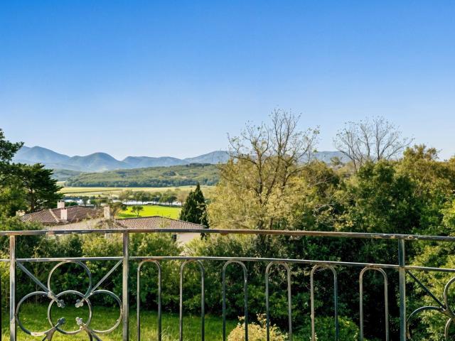 Propriété de 670 m² sur le golf de Chantaco à Saint Jean de Luz