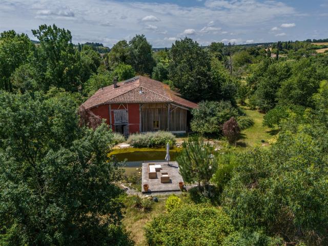Propriété de campagne avec gîte et piscine 263m² Sérignac