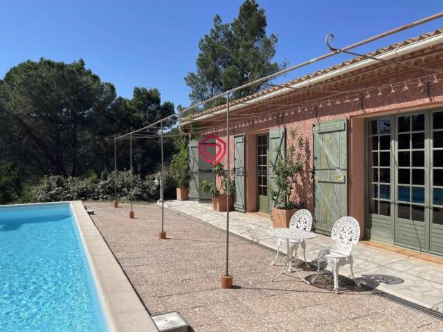 Propriété de campagne avec piscine, maison d'amis et oliveraie au cœur des Corbières