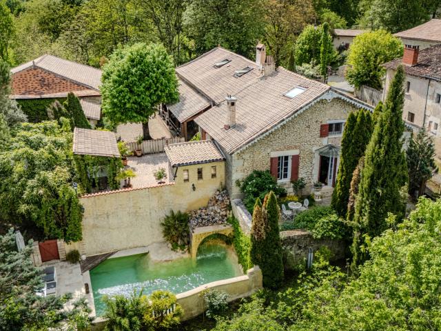 Propriété de campagne, gîte et dépendances