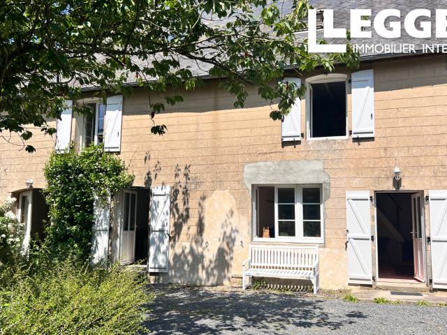 Propriété de campagne pleine de charme, grange et jardin, à 1,5 km du village de Hambye et à 25 km de la côte