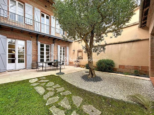 PROPRIÉTÉ DE CARACTÈRE, MAISON 9 PIÈCES 244 M² AVEC SON ANNEXE 27M² ET BÂTIMENT DE 127M²