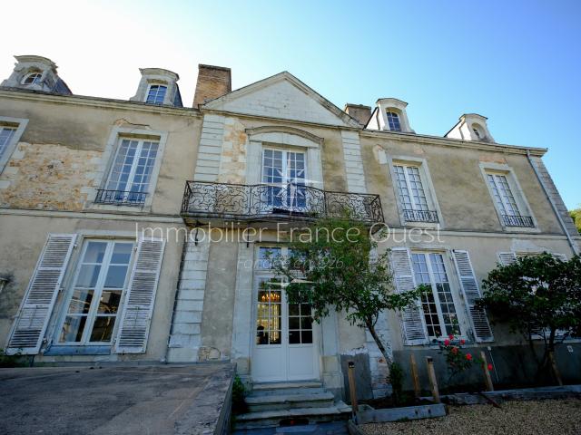 Propriété de caractère au coeur de ville Sablé sur Sarthe