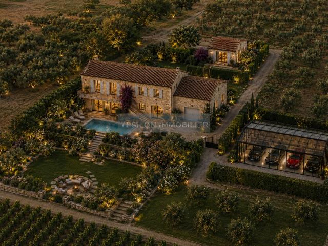 PROPRIETE DE CARACTERE AU COEUR DES VIGNES RAMATUELLE