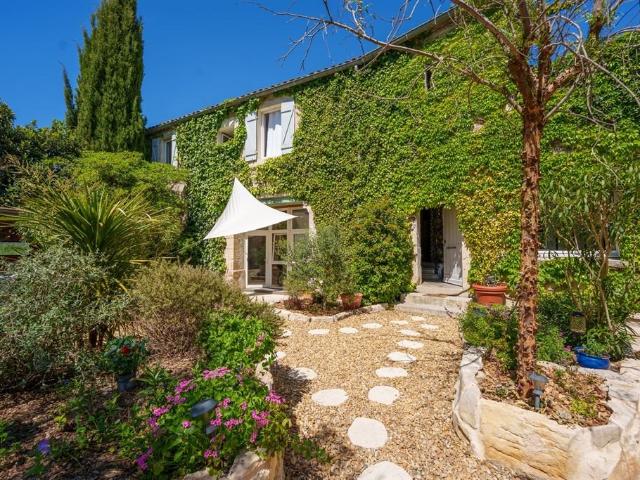 Propriété de caractère aux portes de la campagne 304m² Teyran