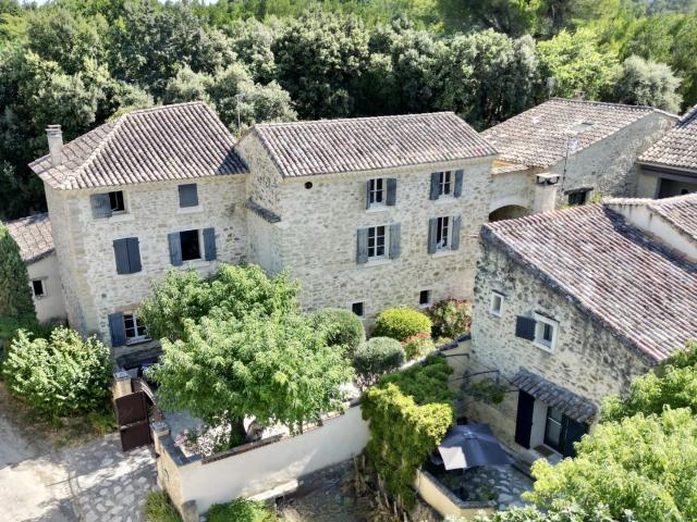 Propriété de caractère avec activité de gîtes 450m² Vacqueyras