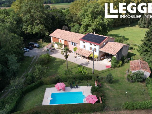 Propriété de caractère avec gîte, piscine chauffée et 1,5 ha de bois – à 5 min de Mirepoix