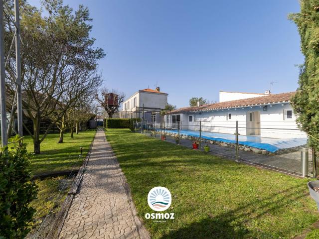 Propriété de caractère avec double demeure, piscine et poten. 450m² Bourgneuf