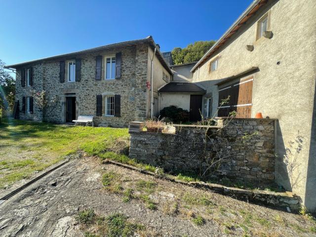 Propriété de caractère avec deux habitations Idéale grande famille, chambres d'hôtes ou projet de gîtes