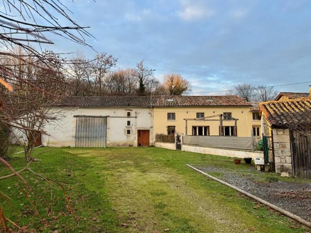 Propriété de caractère avec potentiel de rénovation. 89m² Caunay