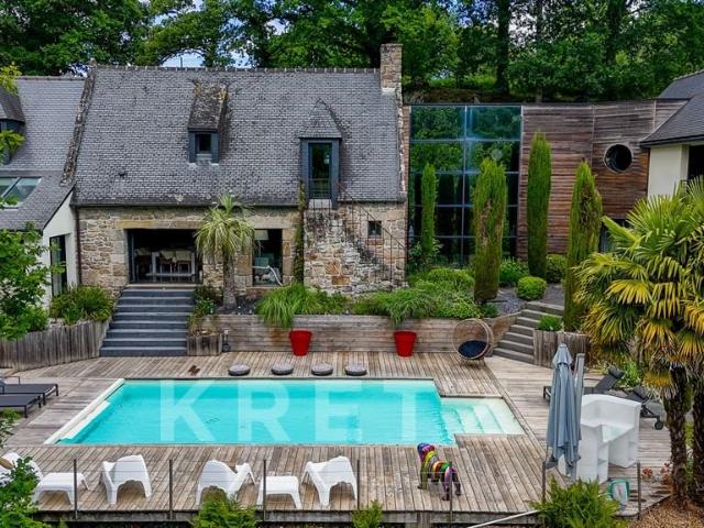 Propriété de caractère avec piscine sur 1 hectare aux portes. 387m² Saint Brieuc