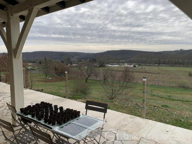 Propriété de caractère avec vue panoramique sur la vallée de la Dordogne – 252 m², 5 suites, 1,78 ha