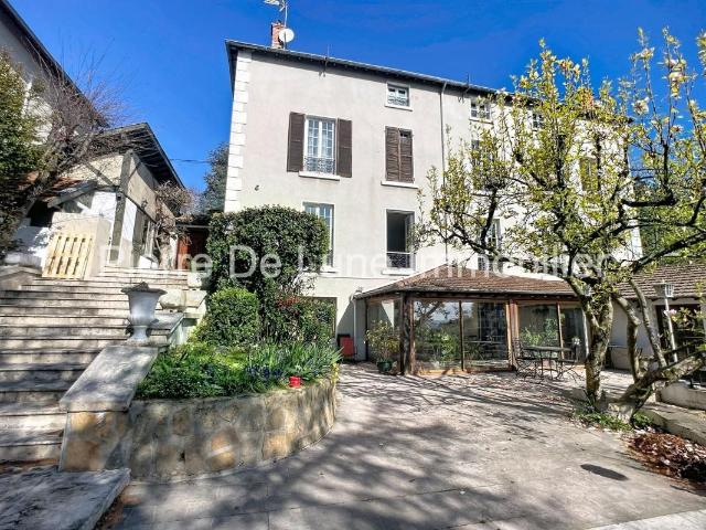 Propriété de caractère avec vue panoramique 426m² Caluire et Cuire