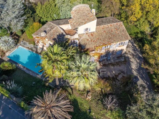 Propriété De Caractère À Rénover 202m² Mandelieu la Napoule